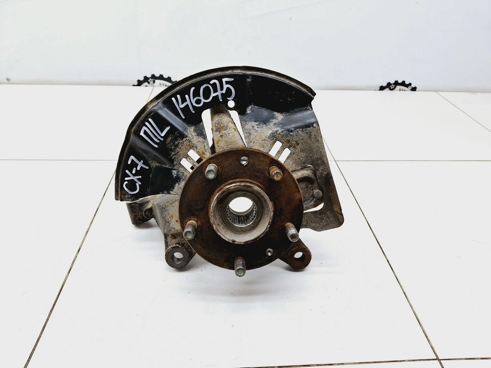 кулак поворотный Mazda CX-7 2006-2012
