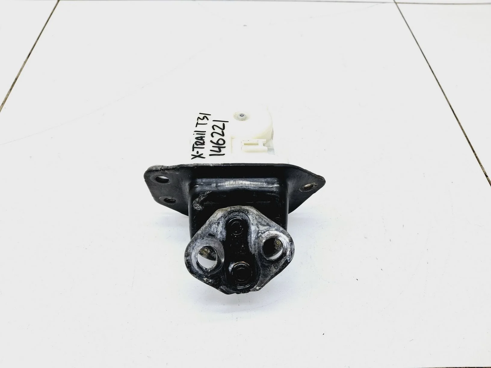 замок багажника Nissan X-Trail (T31) 2007-2013