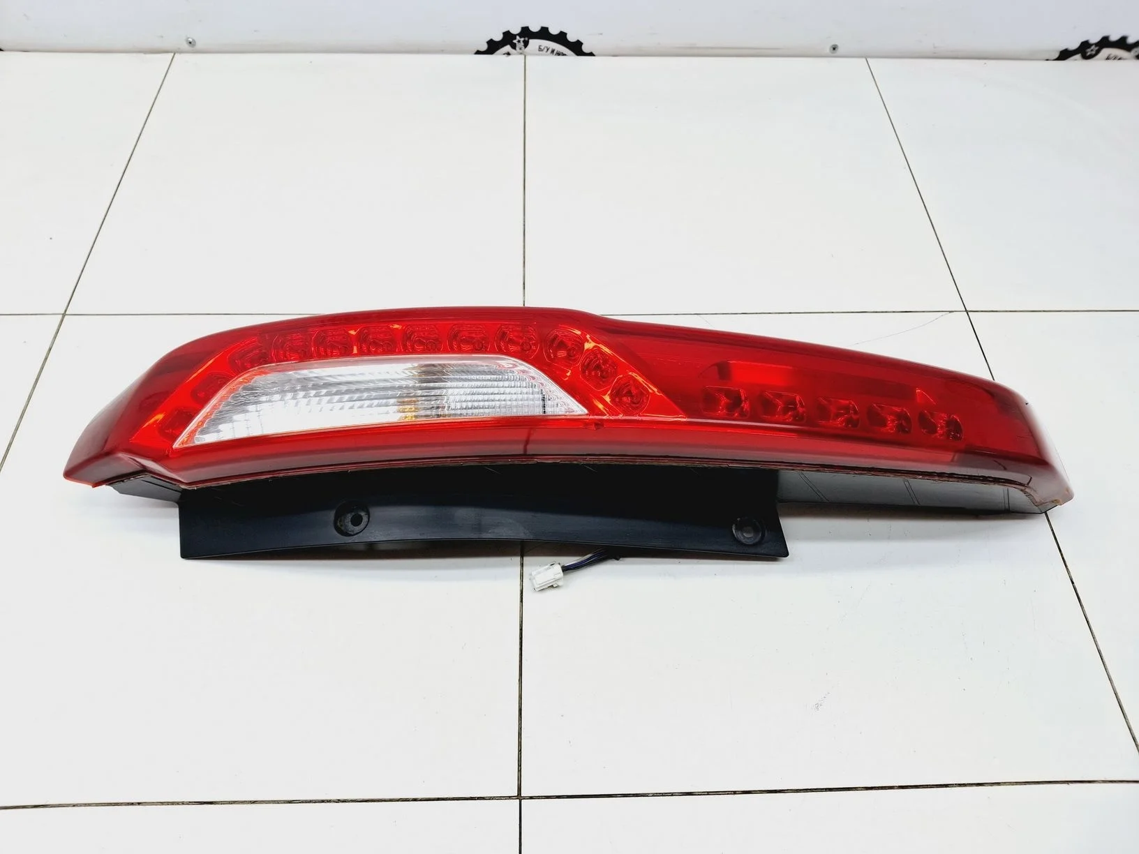фонарь Nissan X-Trail (T31) 2007-2013