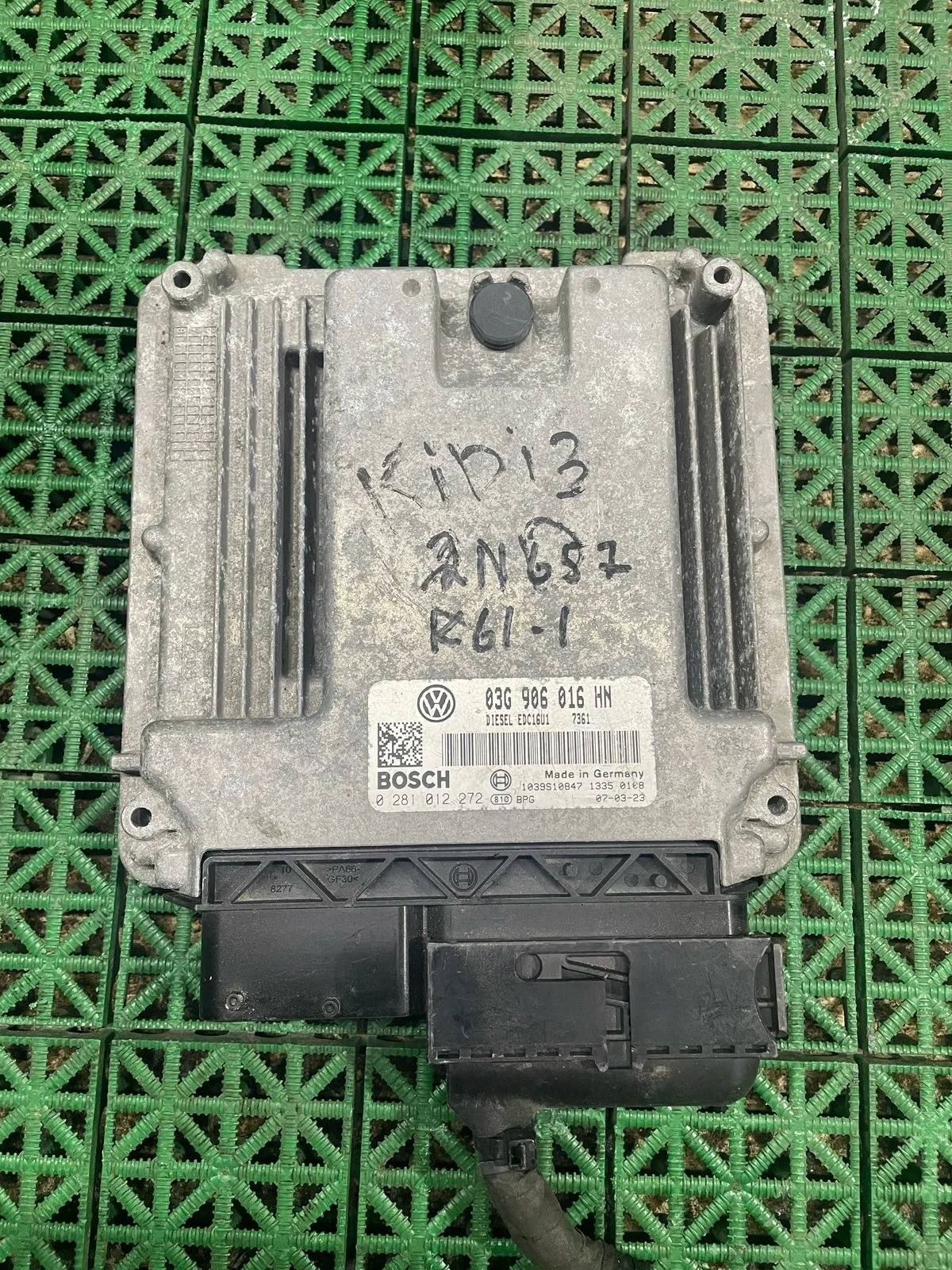 Блок управления двигателя ДВС ЭБУ VOLKSWAGEN CADDY 2,0 SDI 2004- б/у CADDY(2004-2014)