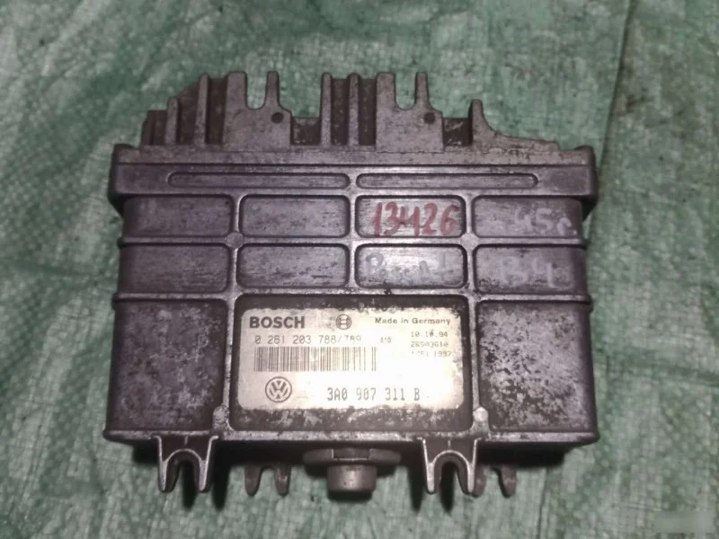 Блок управления двигателем Volkswagen Passat B3 1991 Универсал