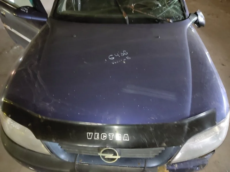Капот Opel Vectra B 1997 седан
