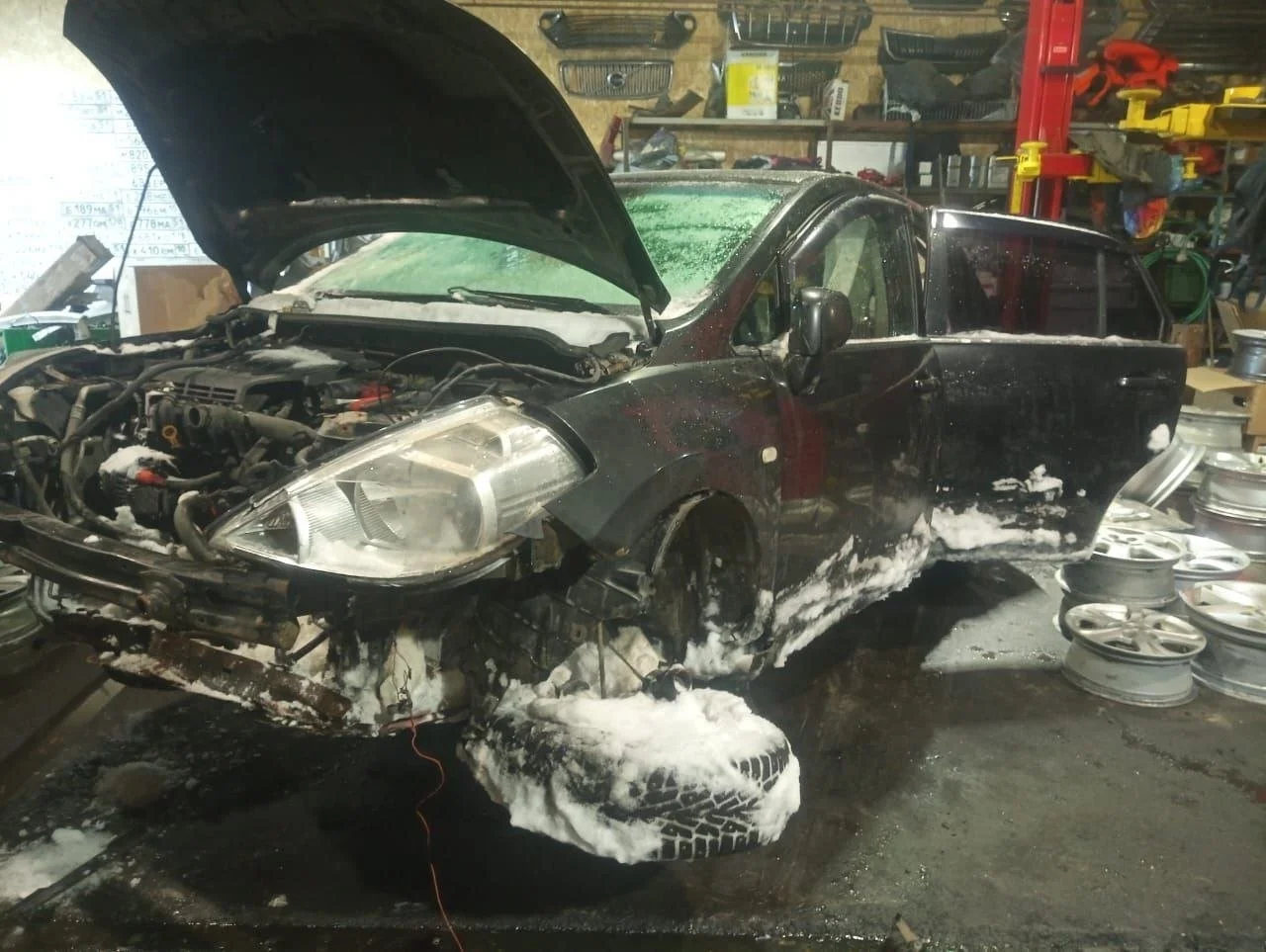 Ступица колеса передняя правая Nissan Tiida SC11 Седан 2007-2014