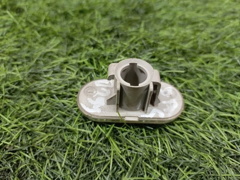 Повторитель в крыло Renault Duster 2015-2020 8200257684 K9K, передний