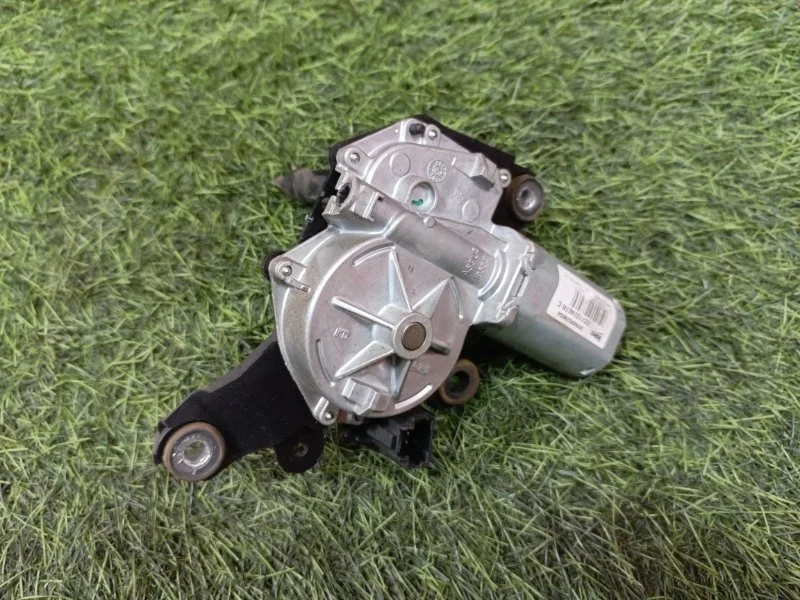 Моторчик стеклоочистителя Renault Duster 2015-2020 287102467R K9K, задний