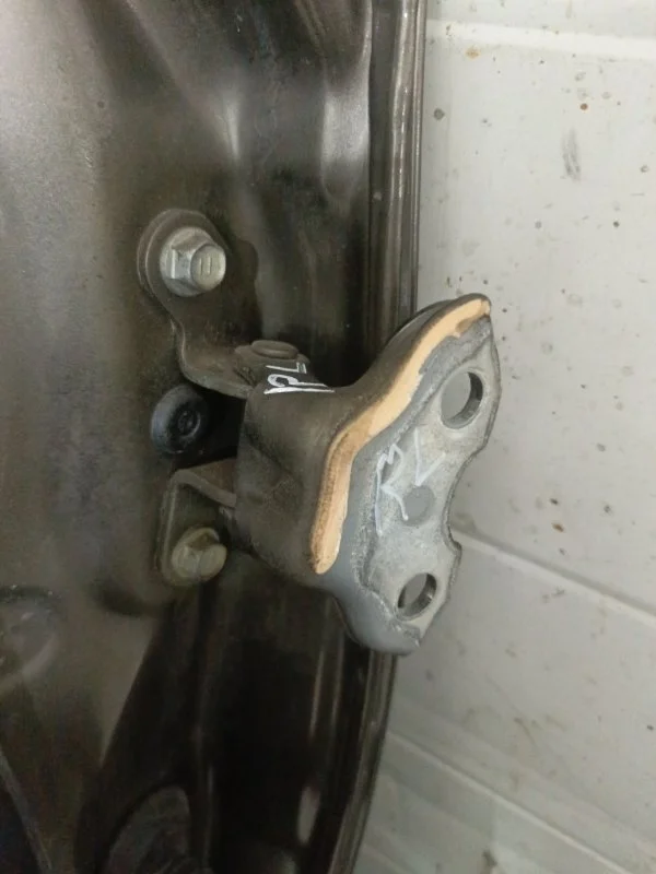 Петля двери Toyota Rav4 2013 6878052031 XA40 3ZRFE, задняя левая
