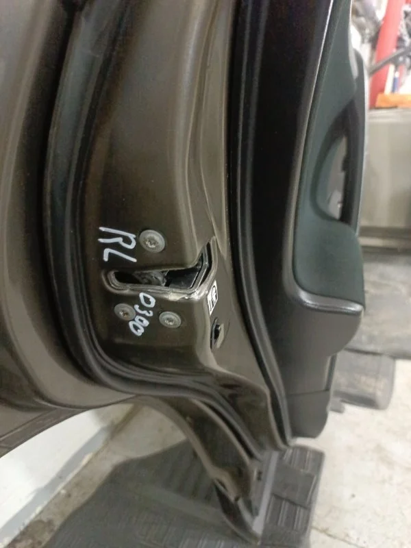 Замок двери Toyota Rav4 2013 6906033120 XA40 3ZRFE, задний левый