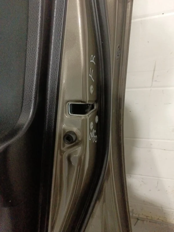 Замок двери Toyota Rav4 2013 6903060240 XA40 3ZRFE, передний правый