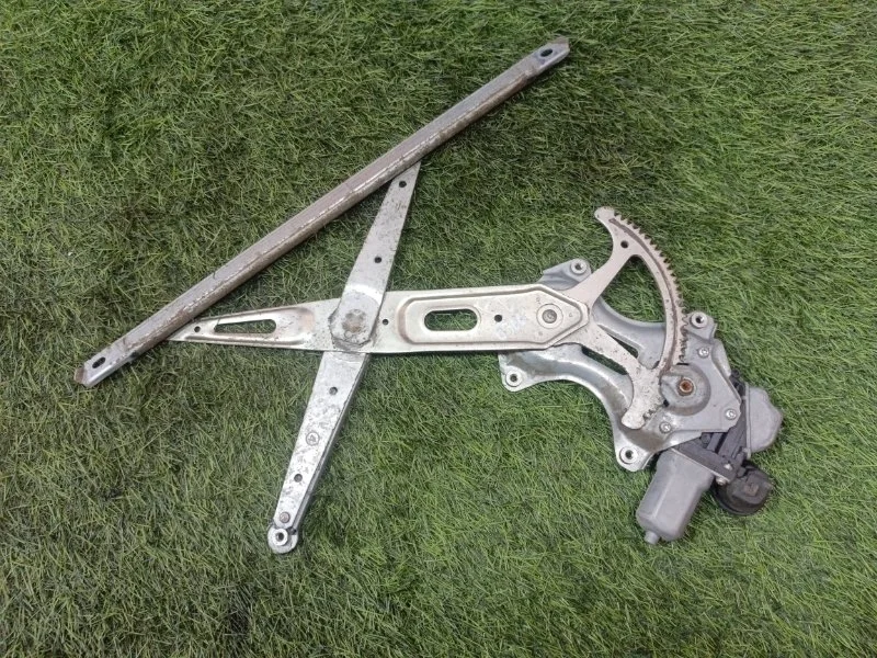 Стеклоподъемник электрический Toyota Rav4 2013 8572042110 XA40 3ZRFE, передний левый