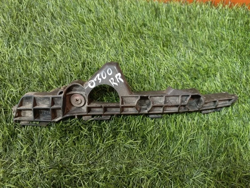 Кронштейн заднего бампера Toyota Rav4 2013 5215542030 XA40 3ZRFE, задний правый