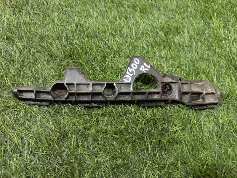 Кронштейн заднего бампера Toyota Rav4 2013 5215642010 XA40 3ZRFE, задний левый