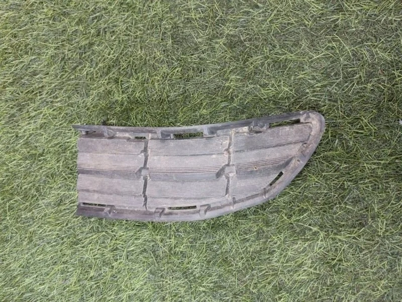 Решетка в бампер Toyota Rav4 2013 5312742040 XA40 3ZRFE, передняя правая