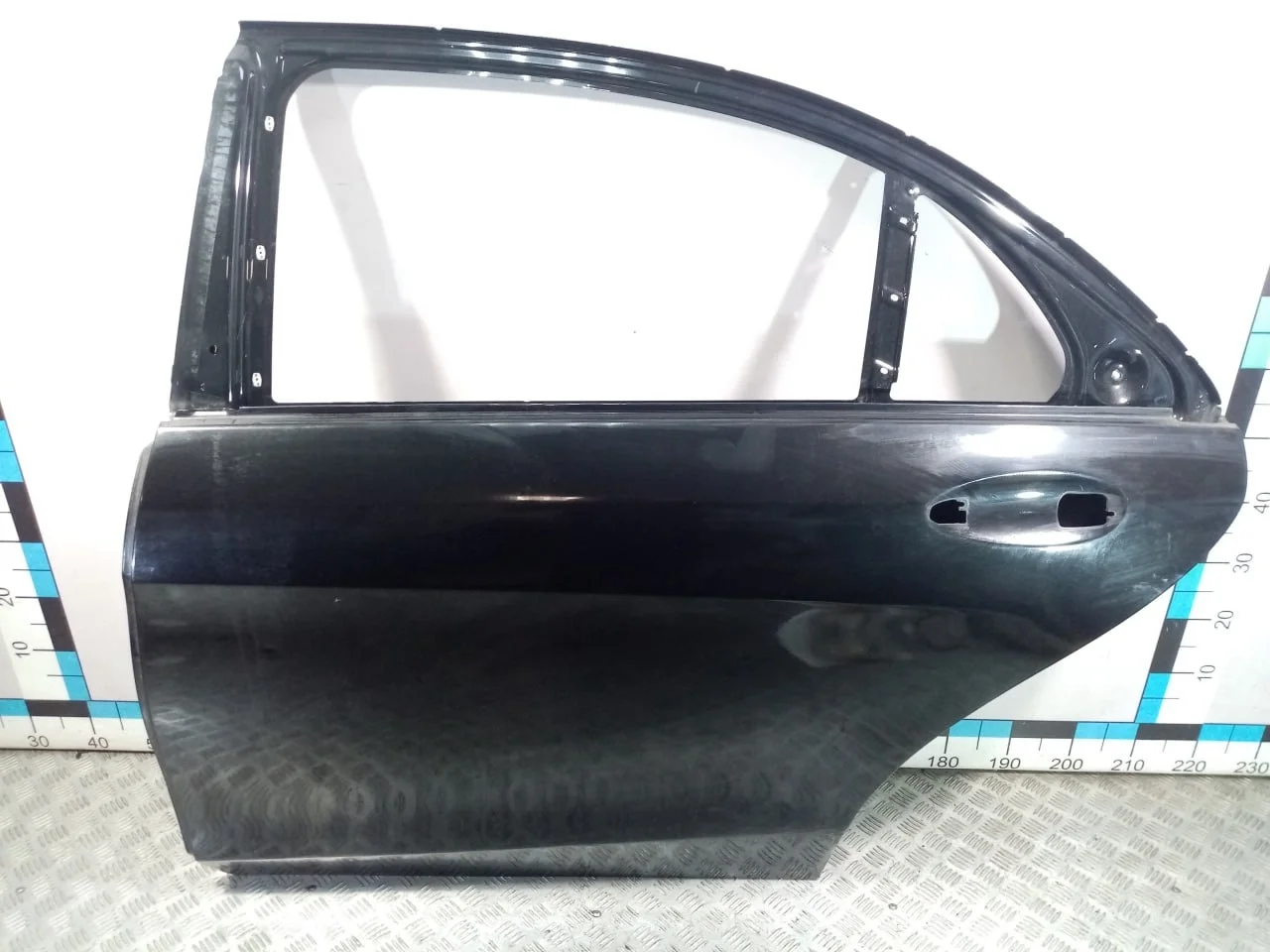 [Б/У] Дверь задняя левая (LONG) Mercedes W222 - (Состояние: два небольших пятна шпаклевки ) [Незначительные дефекты] [Код: 00518626 ]