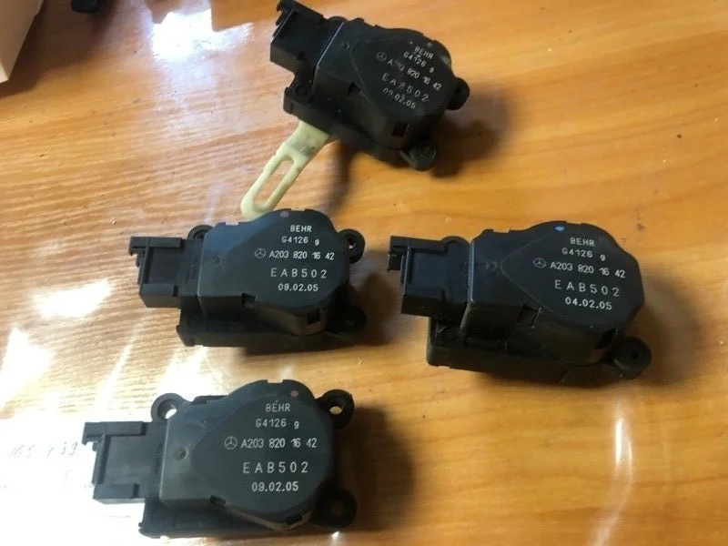 Сервопривод заслонок печки Mercedes-Benz -Class 2003 C203