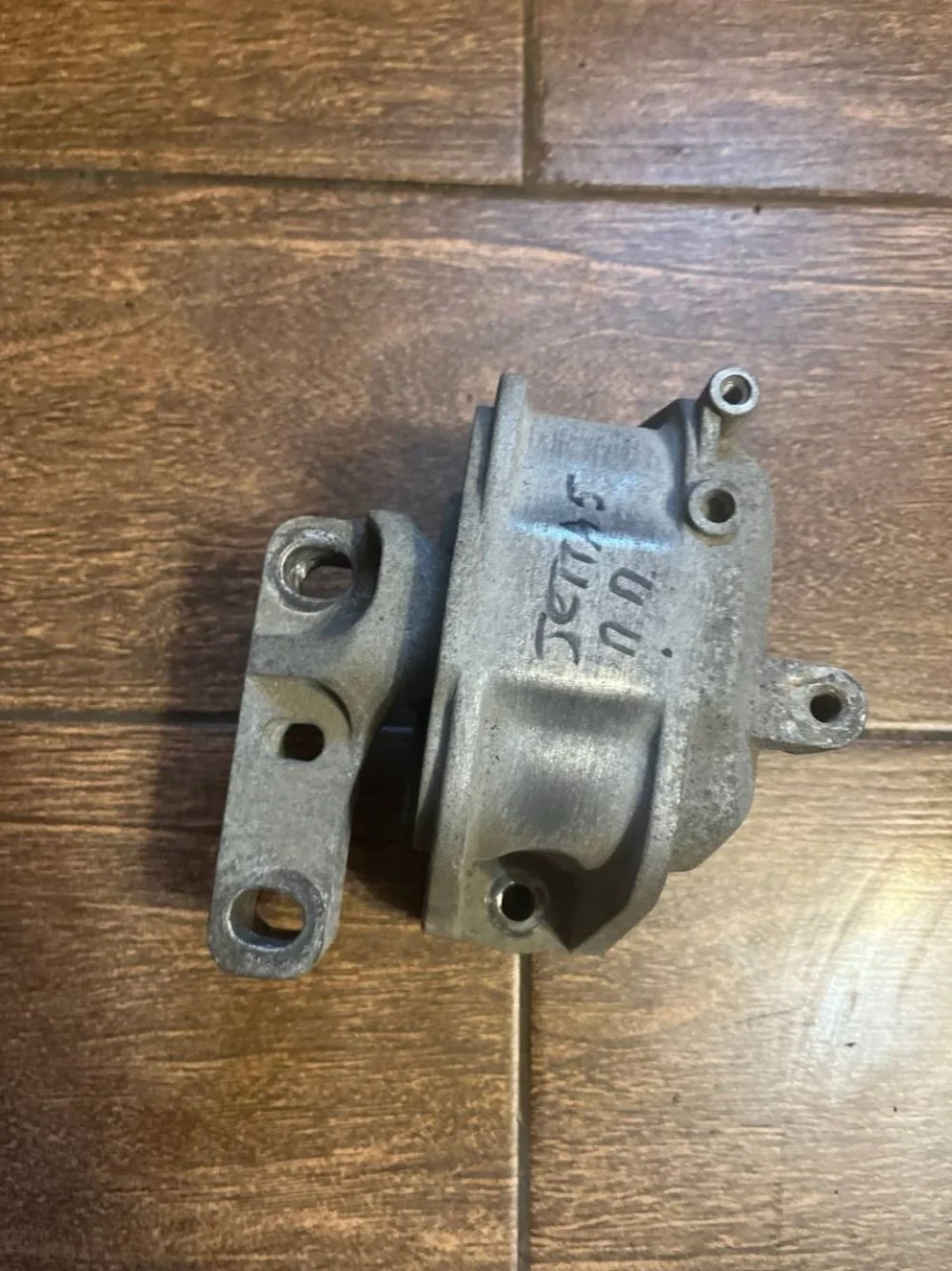 Подушка двигателя правая Volkswagen Jetta V (2005—2011)