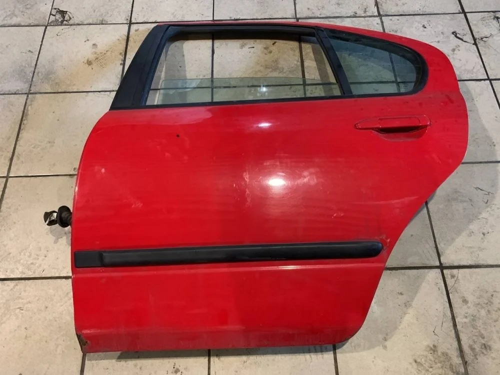 Дверь задняя левая Nissan Primera P11 (1995—2000)
