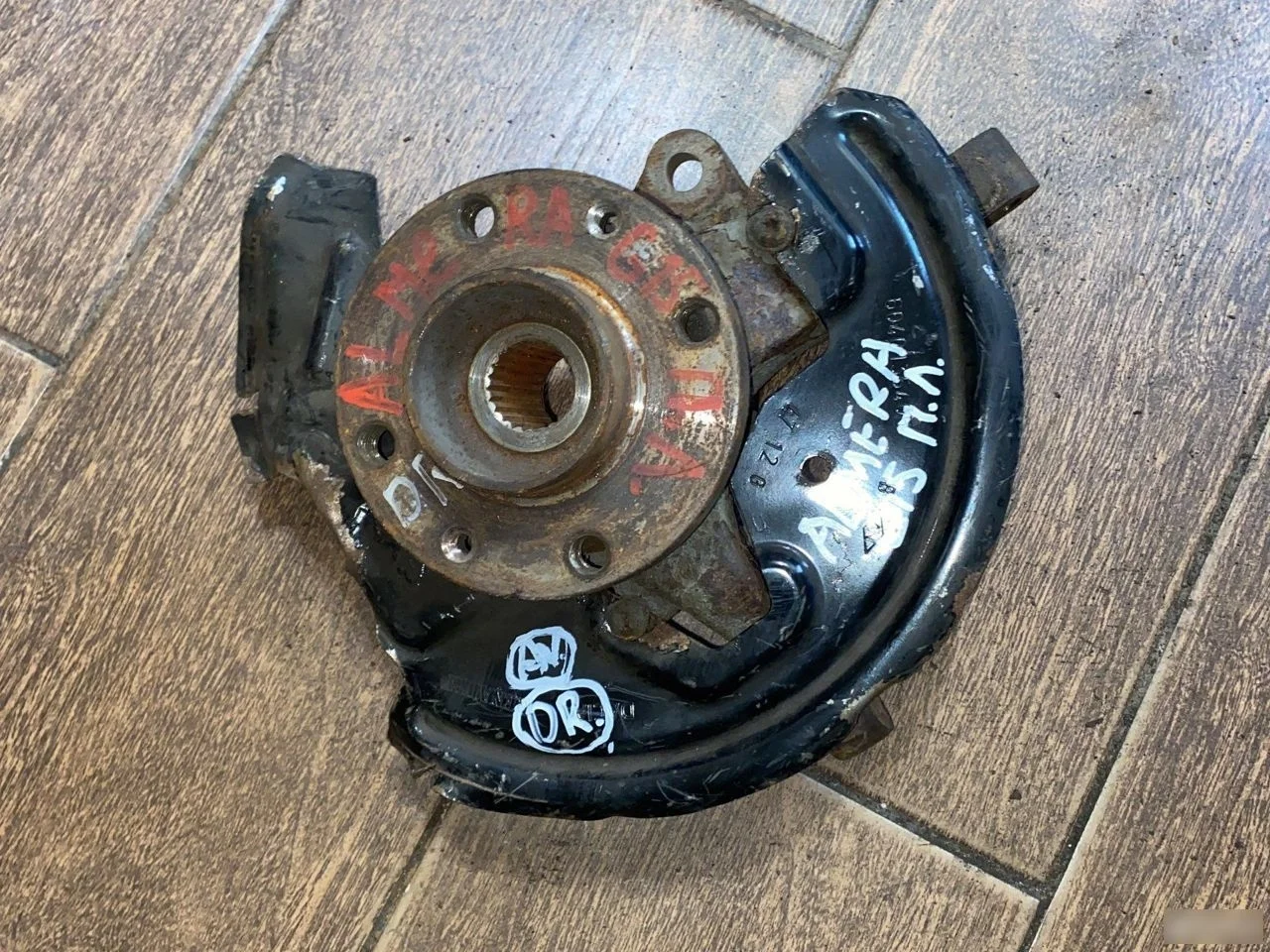 Поворотный кулак Nissan Almera G15 (2012—2018)