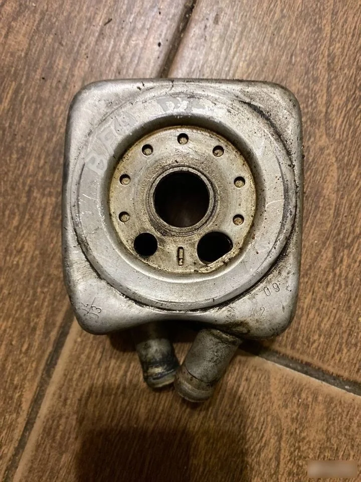 Радиатор масляный Volkswagen Golf Mk4 (1997—2006)