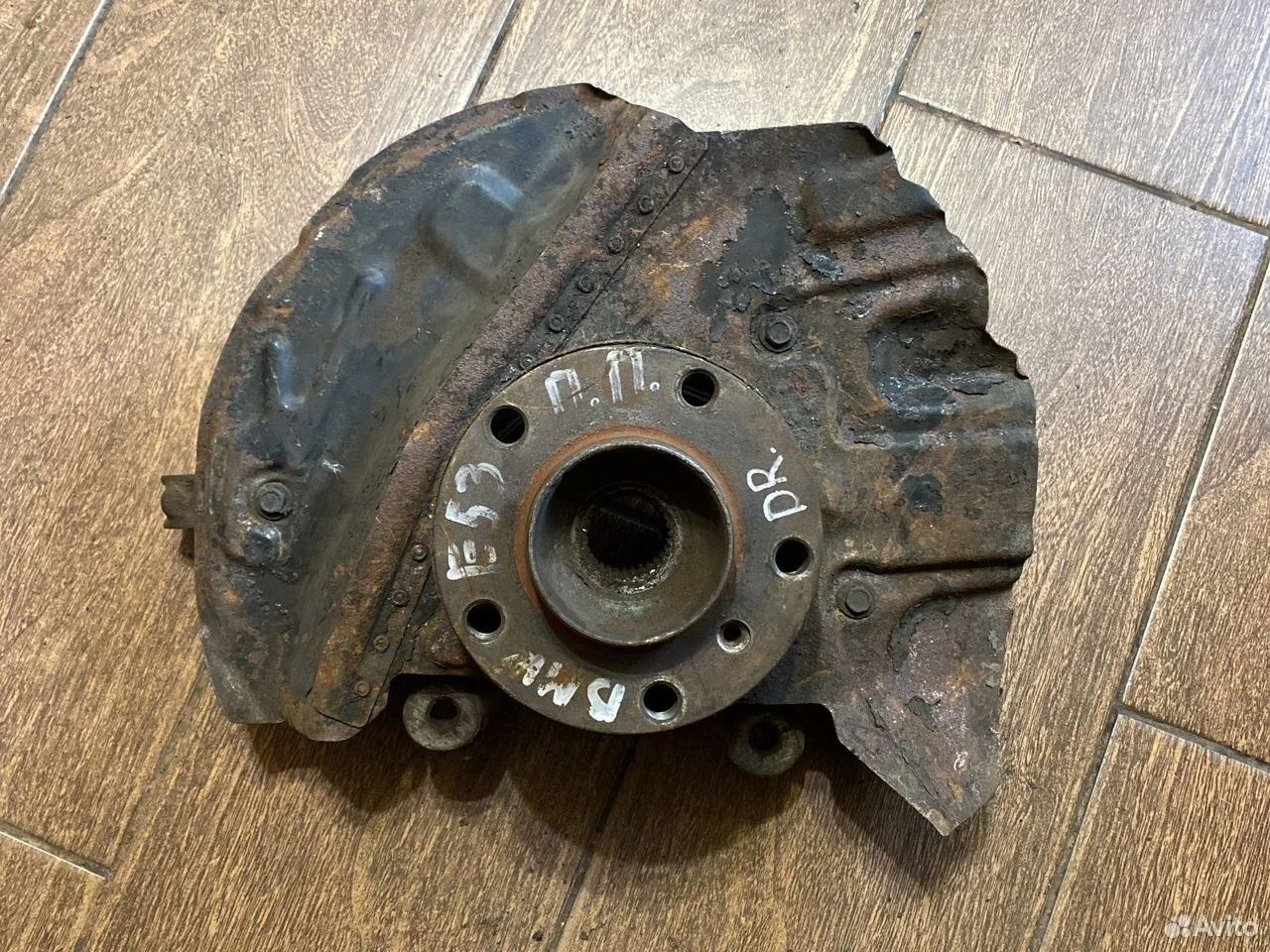 Поворотный кулак BMW X5 E53 (1999—2003)