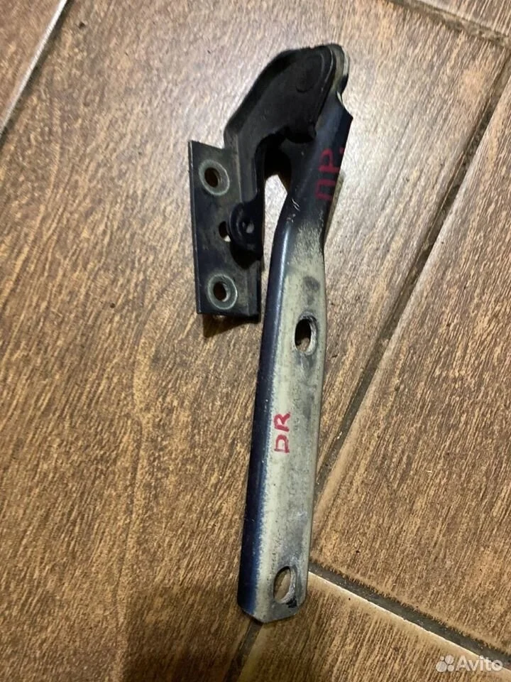 Петли капота Volkswagen Passat B5 (1996—2001)