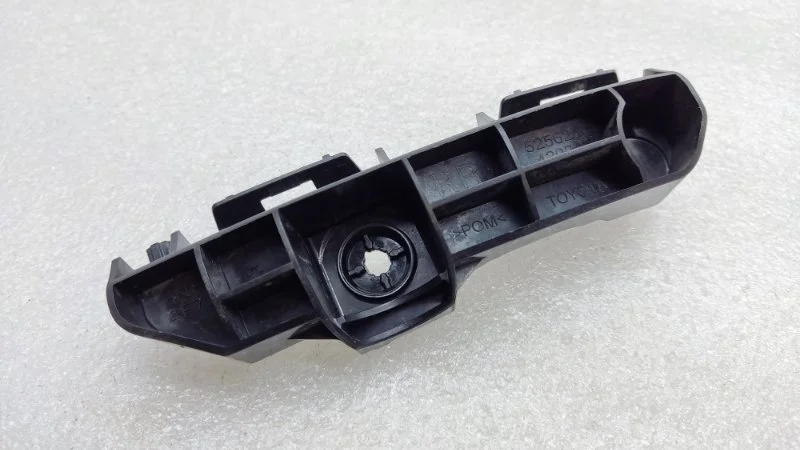 Кронштейн бампера Toyota RAV4 2012-2019 ZSA44
