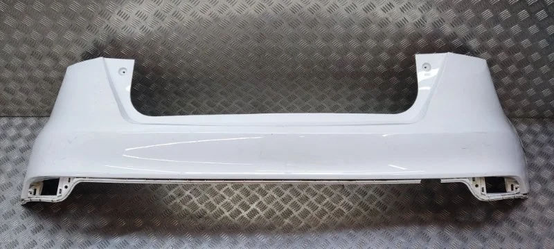 Бампер Ford Focus 2010> CB8
