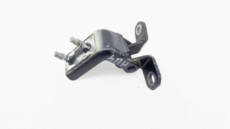 Петля двери Suzuki SX4 2010