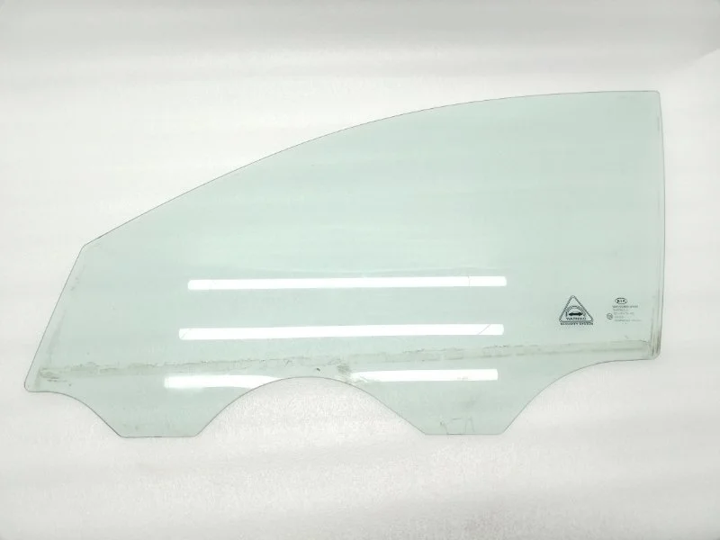 Стекло двери Kia Ceed 2011