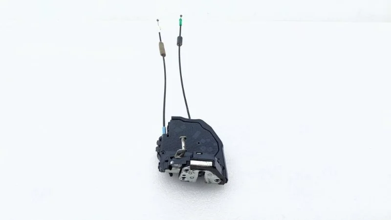 Замок двери Toyota Venza 2013 AGV15