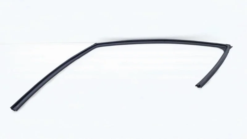 Уплотнитель стекла двери Mitsubishi Outlander 2021 GF3W