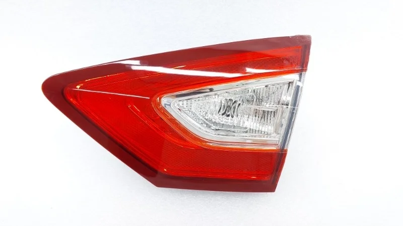 Фонарь Ford Mondeo 2015