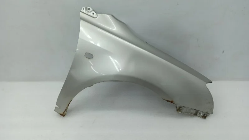 Крыло Toyota Avensis 2005 250
