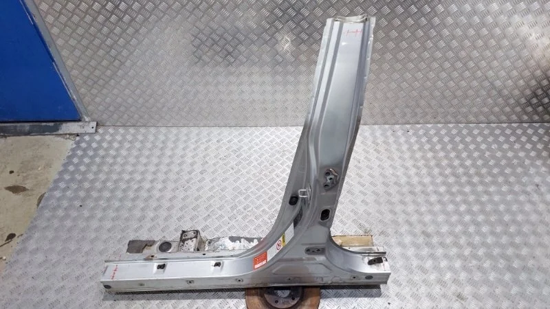 Порог со стойкой Toyota Camry 2006 40