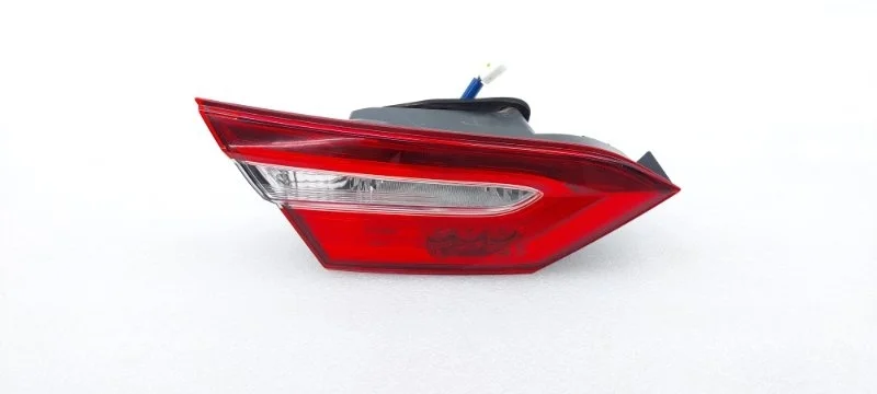 Фонарь Toyota Camry 2019 70