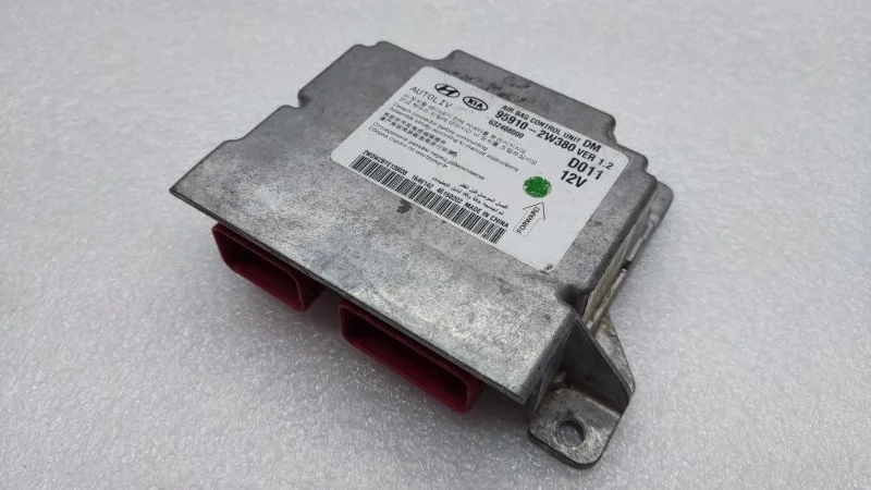 Блок управления air bag Hyundai Santa Fe 2012-2019 DM