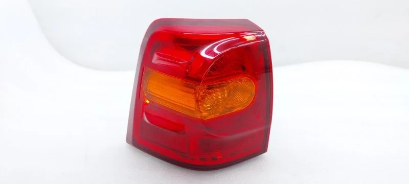 Фонарь Toyota Land Cruiser 2014 VDJ200