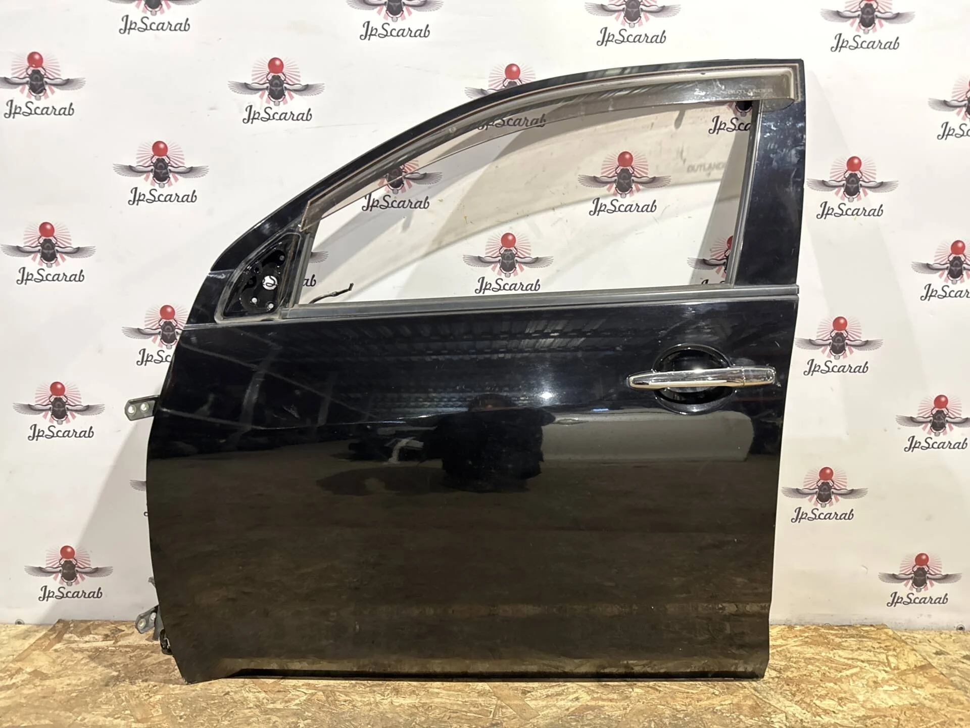 Дверь передняя левая Mitsubishi Outlander XL CW5W