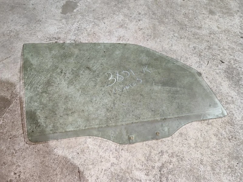 Стекло двери Mitsubishi Montero 3 2001