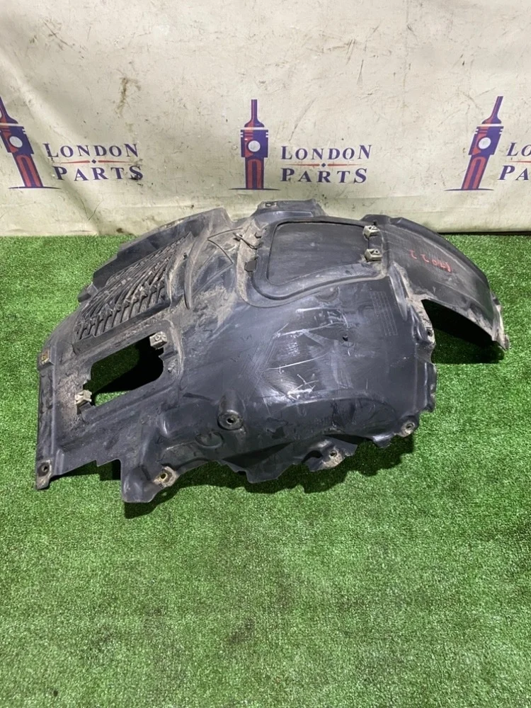Подкрылок BMW F11