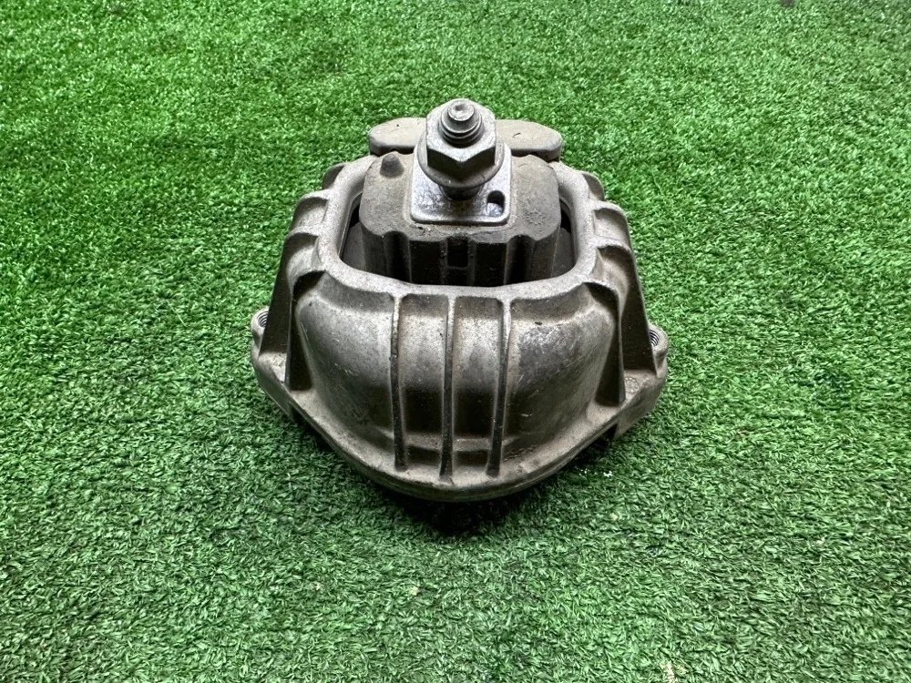 Подушка двигателя BMW 318i E90