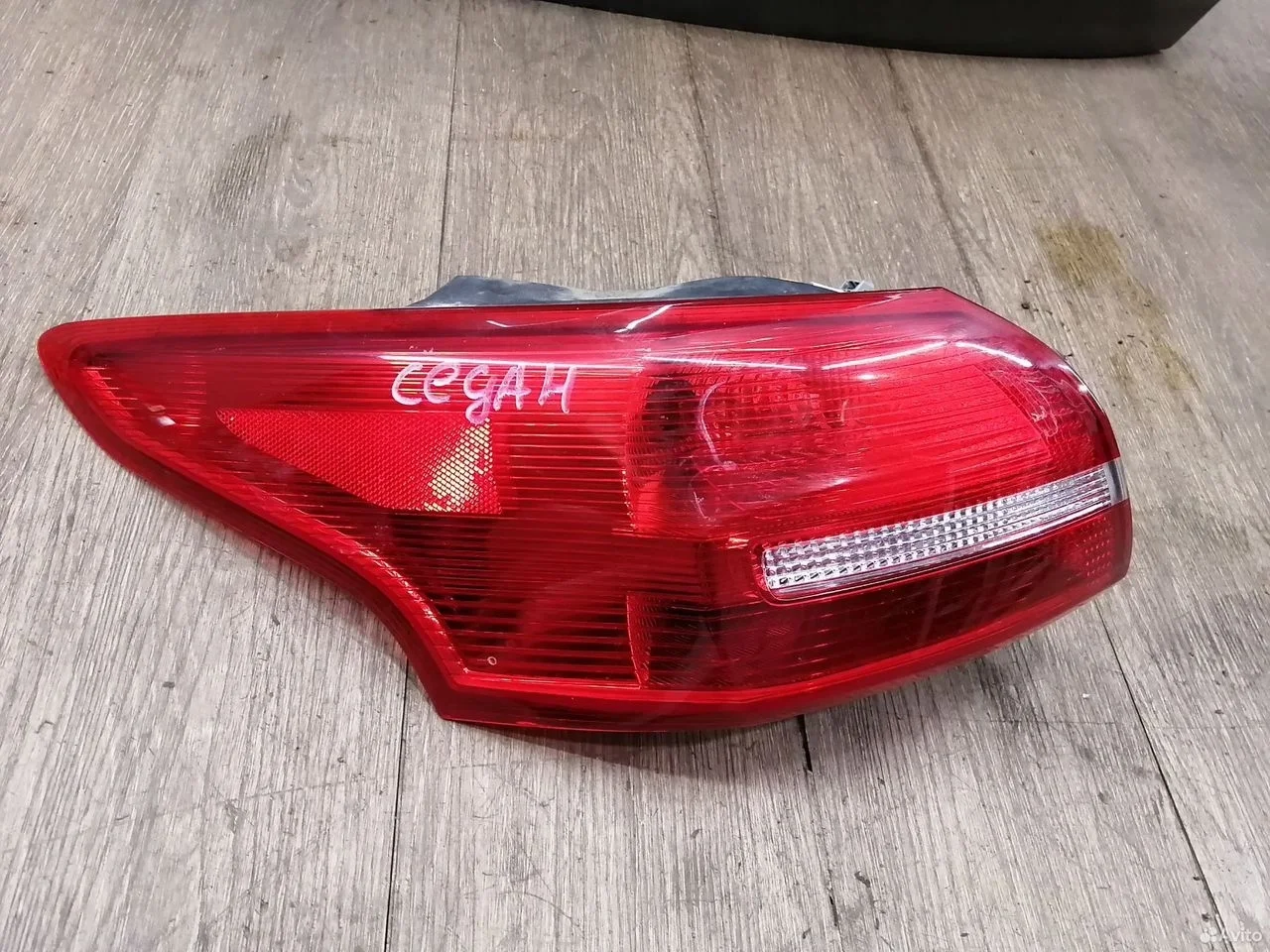 Фонарь задний левый ford focus 3 седан рест америк