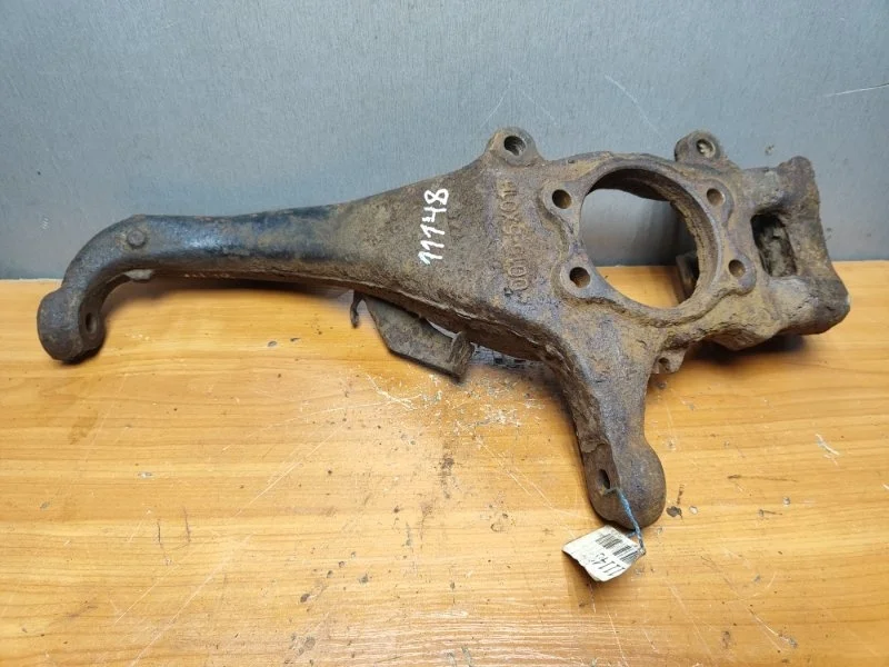 Поворотный кулак Nissan Navara D40 2005-2014 40015EB000, передний левый