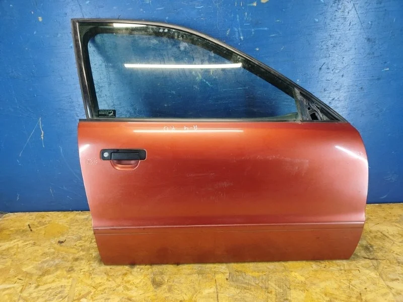 Дверь Audi A4 B5 1994-1999 8D0831052B, передняя правая