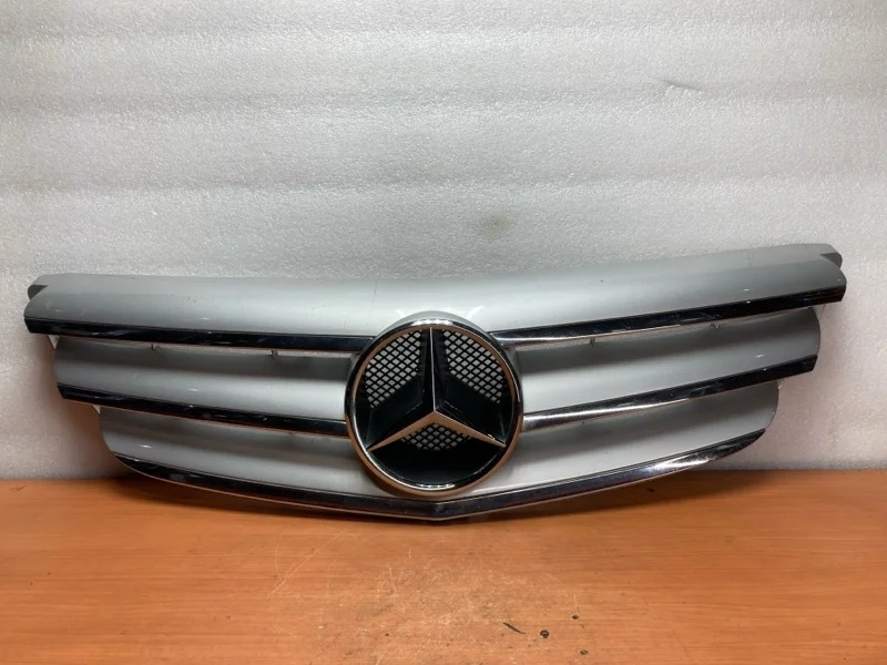 Решетка радиатора Mercedes B W245 2005-2008 A1698800883