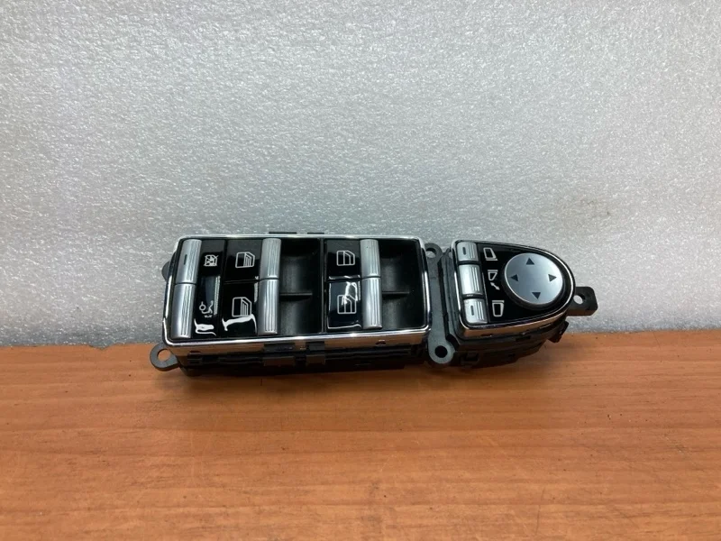 Блок управления стеклоподъемниками Mercedes S W221 2005-2013 A2218215151