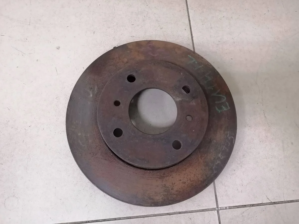 Диск тормозной передний Nissan Bluebird U14 1996-2001