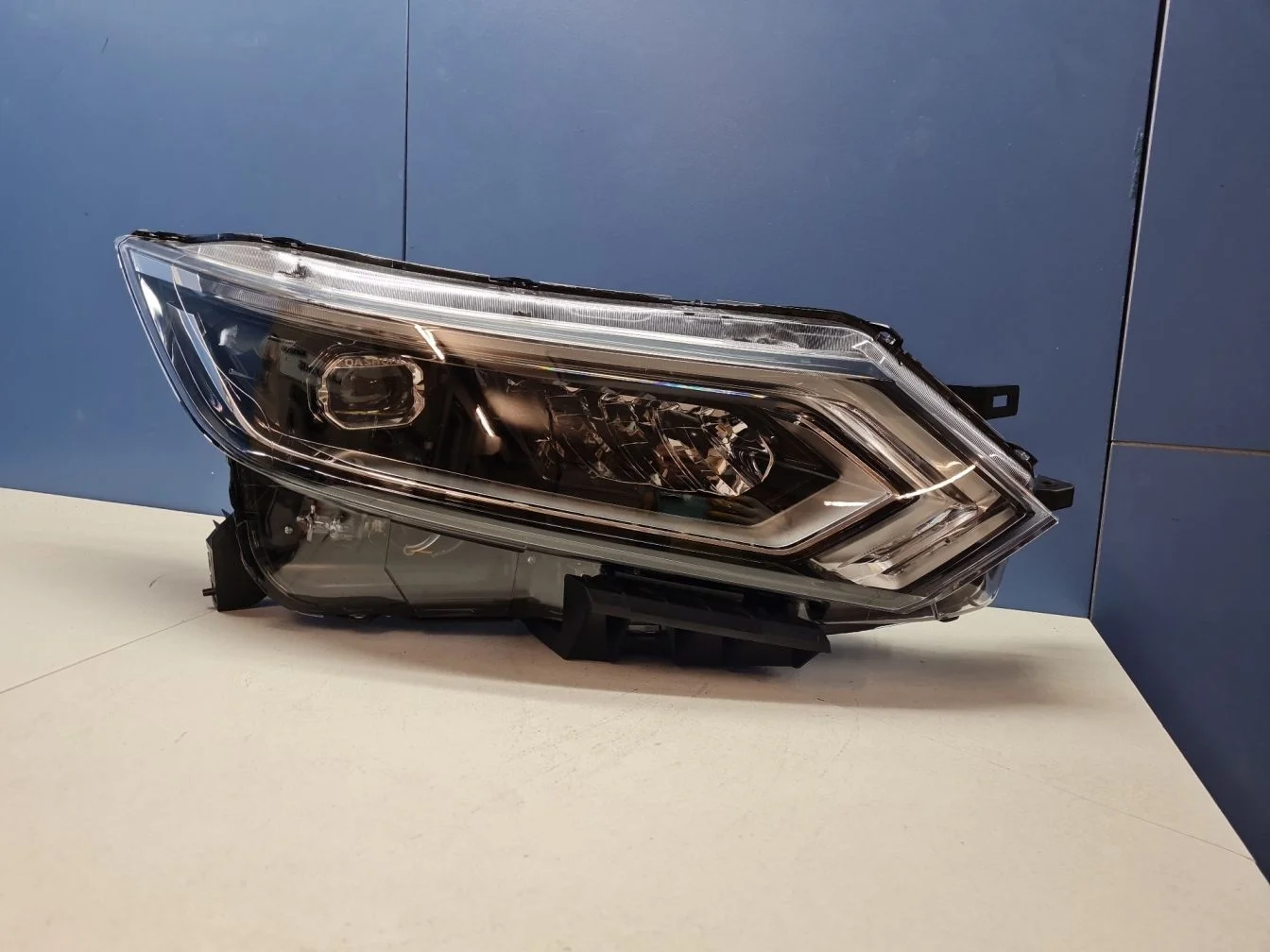Фара правая для Nissan Qashqai J11E 2014-