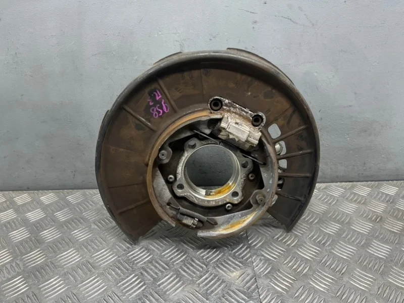 Кулак Porsche Cayenne 958