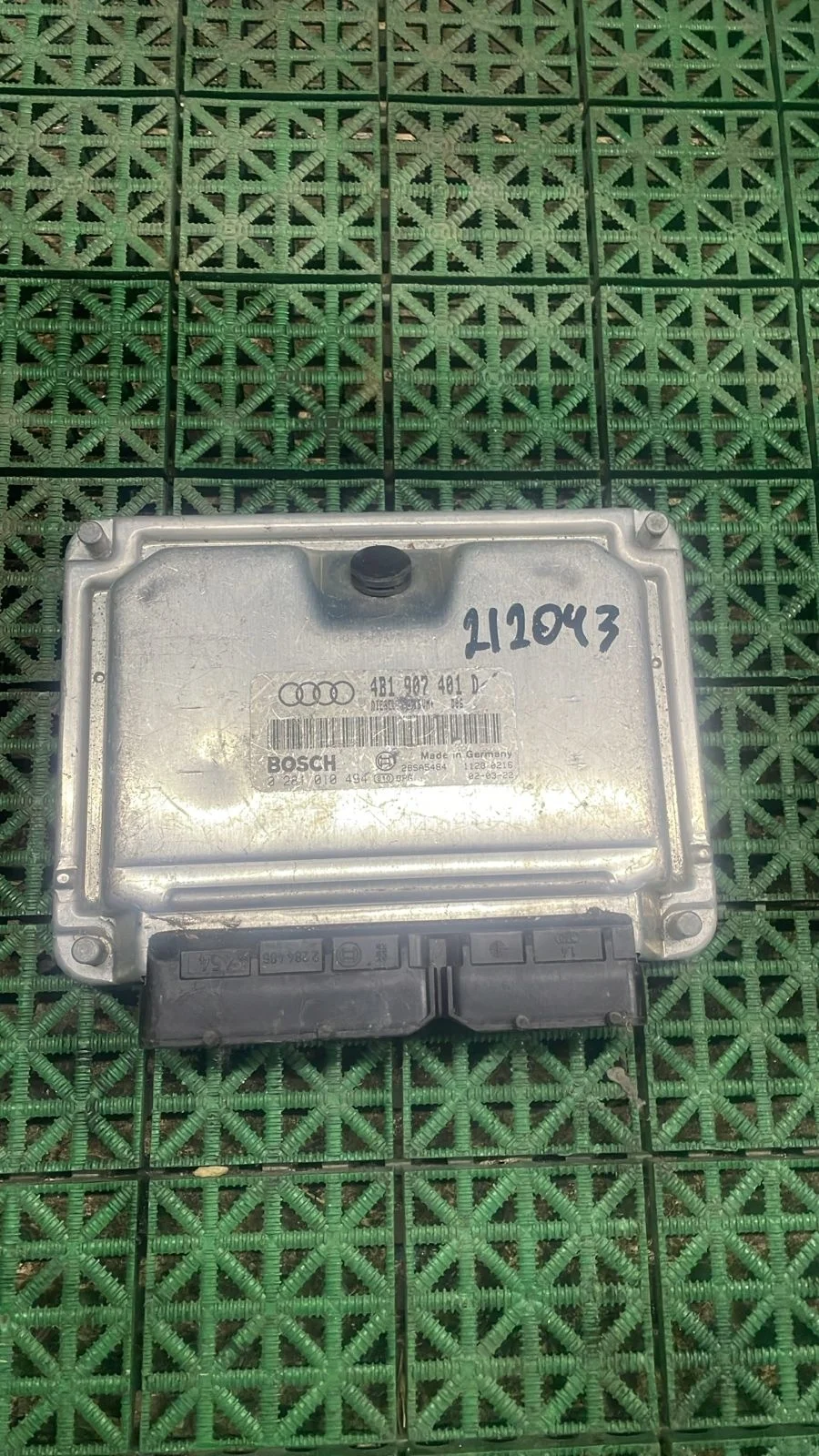 Блок управления двигателя ДВС ЭБУ AUDI A6 C5 2,5 AYM Б/У A6 C5(1997-2004)