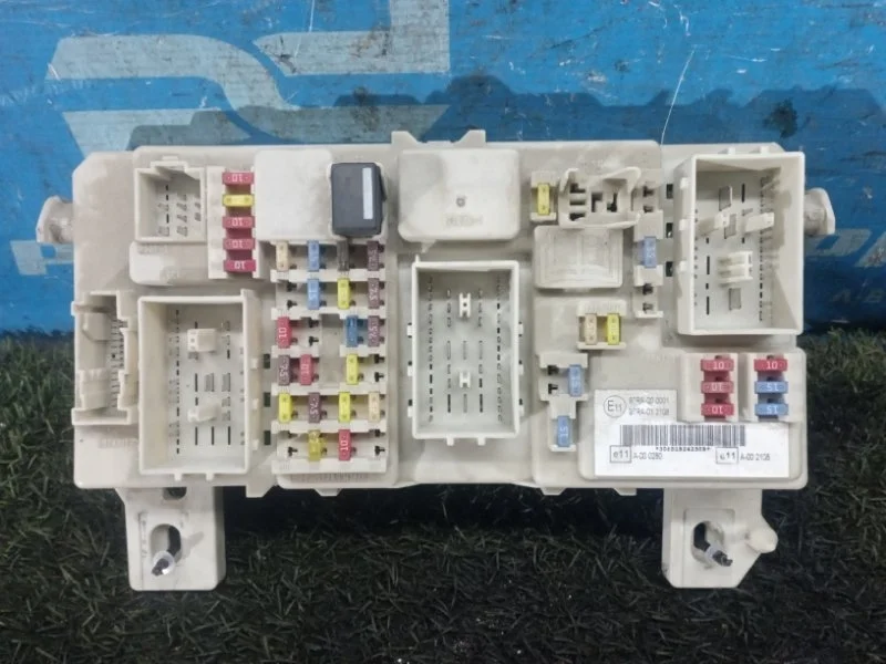 Блок предохранителей Ford C-Max 2003-2011